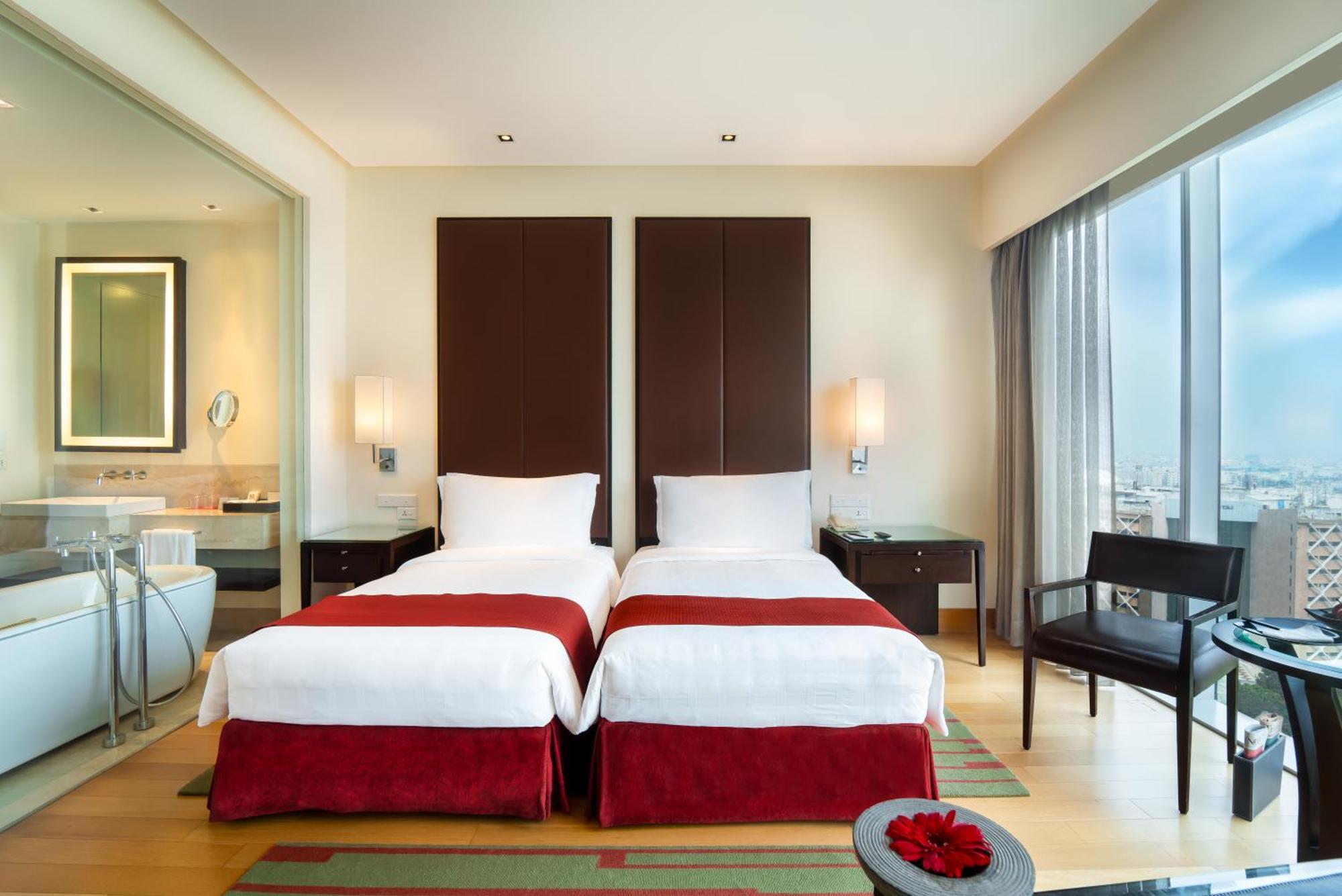 מלון Trident היידראבד מראה חיצוני תמונה A bedroom at the hotel