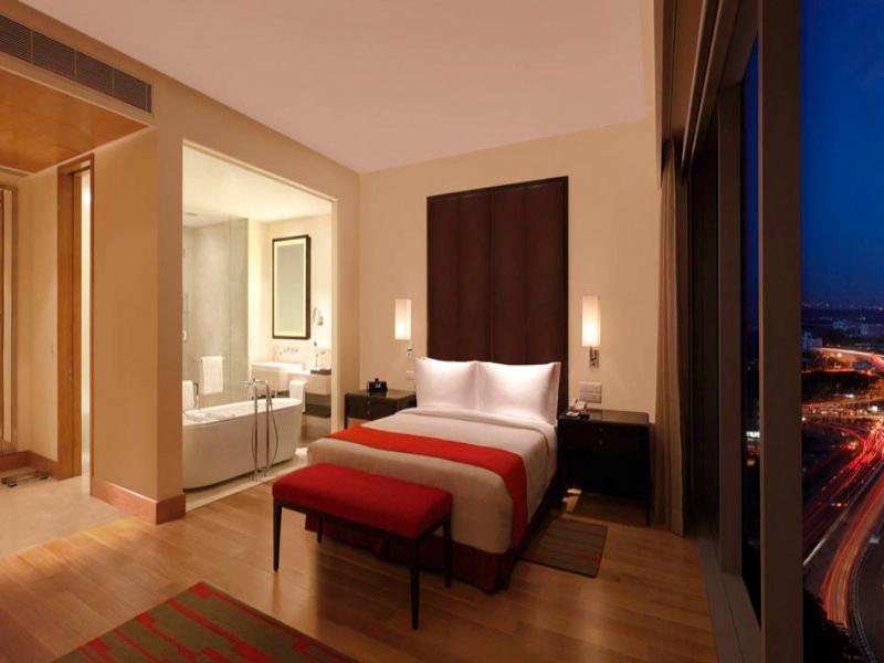מלון Trident היידראבד מראה חיצוני תמונה A bedroom at the Taj Mahal Palace, Mumbai