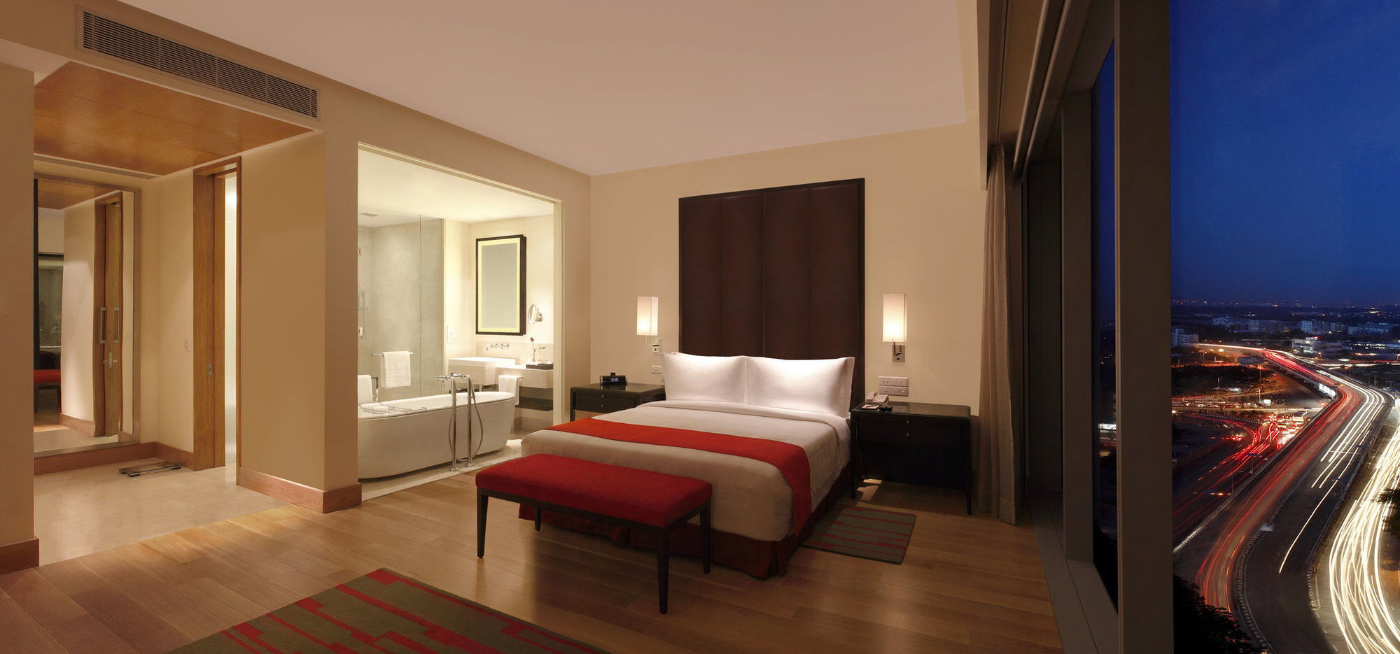 מלון Trident היידראבד מראה חיצוני תמונה A bedroom at the Taj Mahal Palace, Mumbai